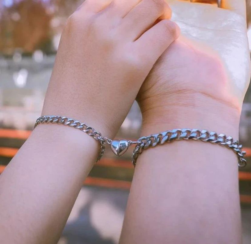 Magnet Heart Shape Bracelet Shop360